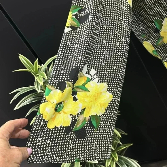 INC Crisscross V-neck, long wide sleeve shirred waist,floral lightweight - Picture 6 of 11